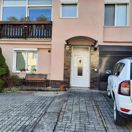 Apartman Polni 930 Apartment Hluboka nad Vltavou Bagian luar foto