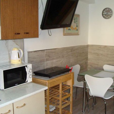 Apartman Polni 930 Apartment Hluboka nad Vltavou Bagian luar foto
