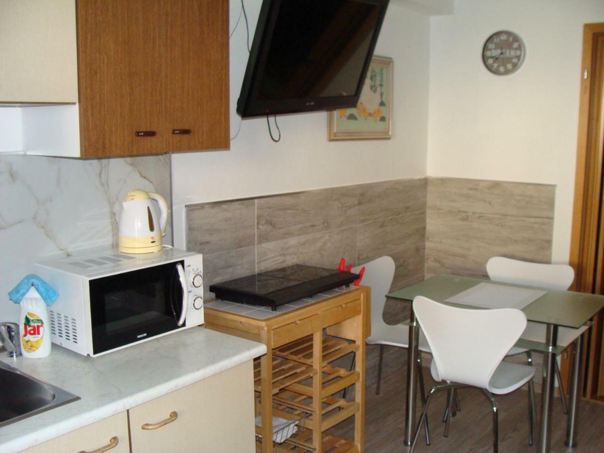 Apartman Polni 930 Apartment Hluboka nad Vltavou Bagian luar foto